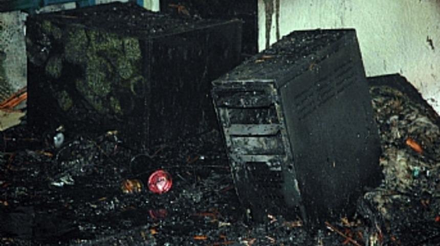 Su yerine benzin d&ouml;kt&uuml; evi k&uuml;l oldu