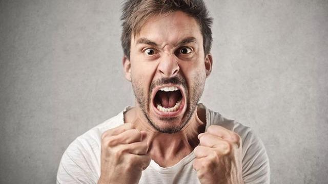 Onlarla arkadaş olan kendi fişini çekiyor! En huysuz 3 burç belli oldu