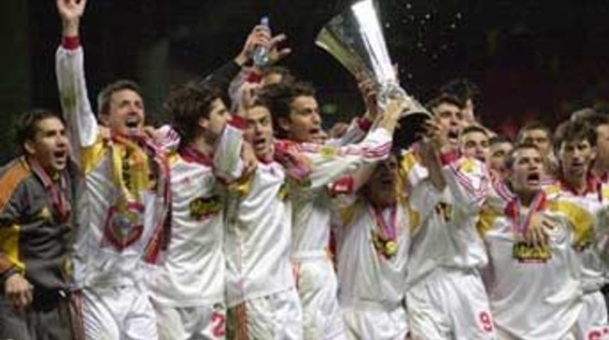 Satılık UEFA madalyası
