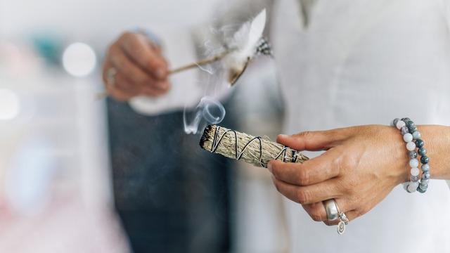 Ada çayı tütsüsü faydaları nelerdir? Ada çayı tütsüsü yakmak ne işe yarar?