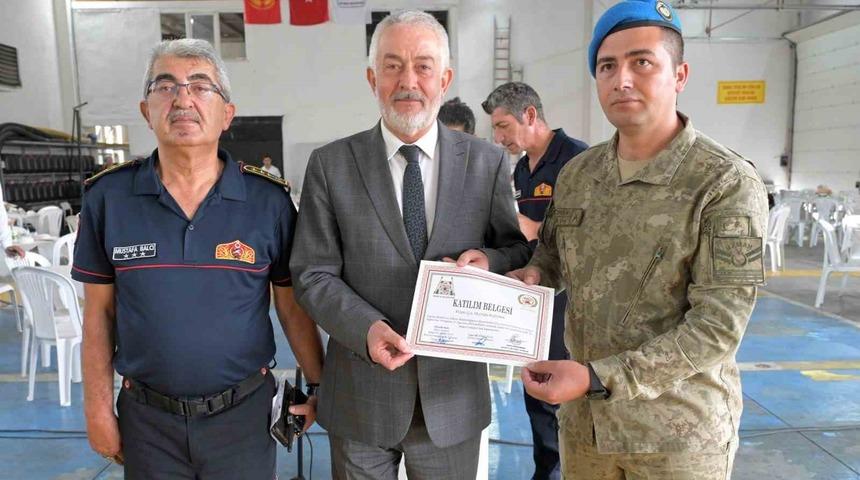 Isparta Belediyesi İtfaiyesi’nden askeri personele arama ve kurtarma eğitimi