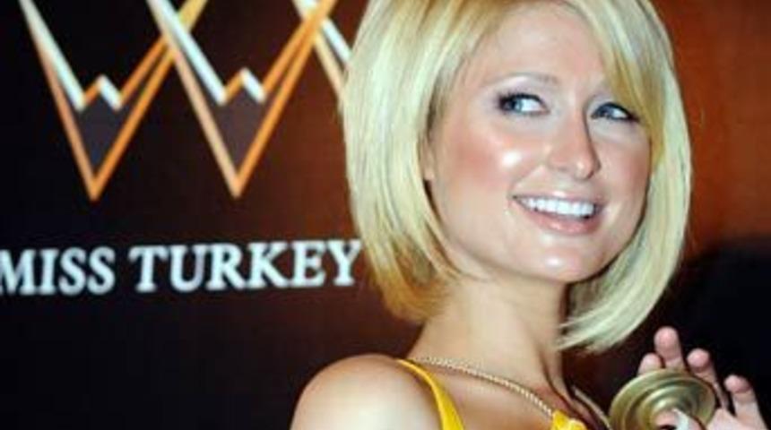 Paris Hilton gece kul&uuml;b&uuml;nde eğlendi