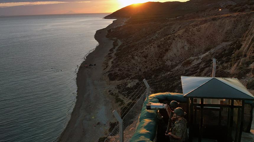 Yunanistan'a kaçmaya çalışırken yakalandılar, 10'u FETÖ'cü çıktı!