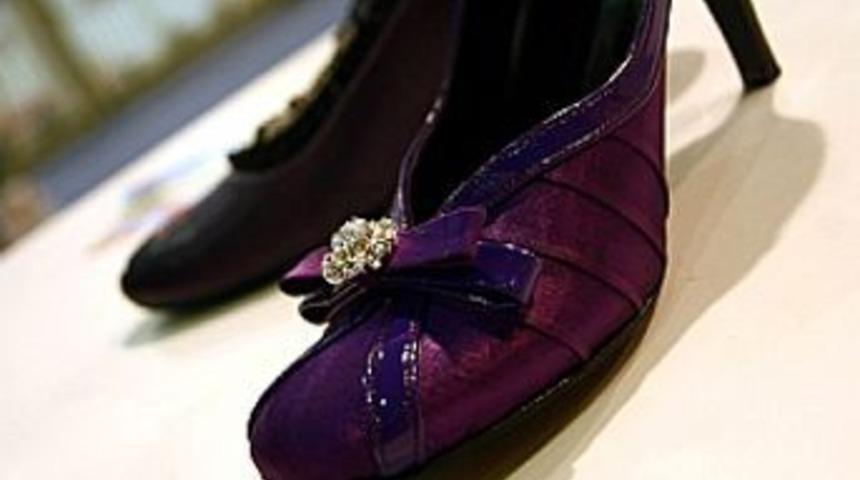 20 yılda 4 bin ayakkabı topladı