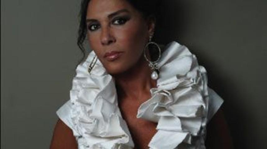 Nebahat &Ccedil;ehre hastaneye kaldırıldı!