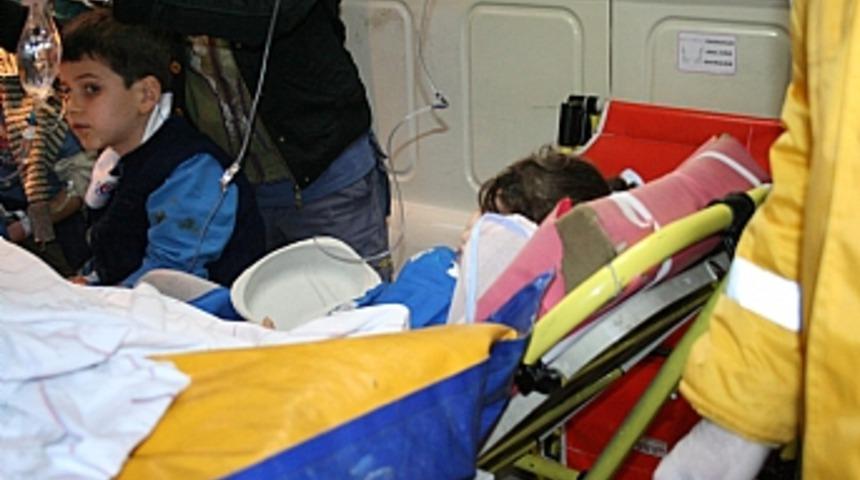 400 &ouml;ğrenci zehirlendi