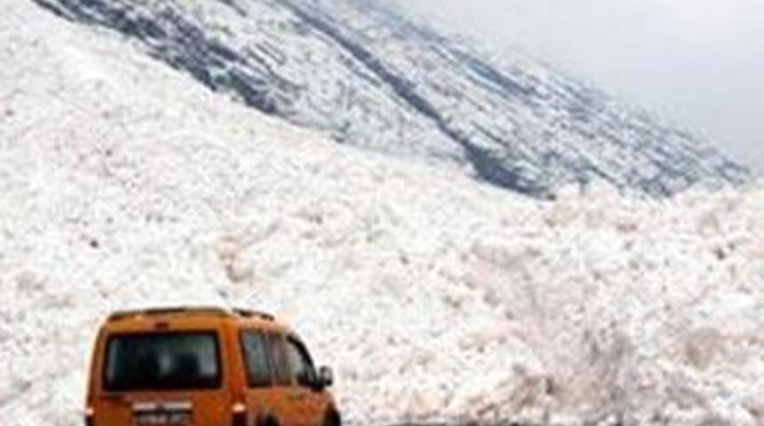 Ana yola &ccedil;ığ d&uuml;şt&uuml;