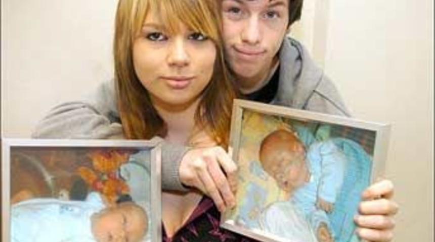 Liseli &ccedil;ift ikiz sahibi oldu