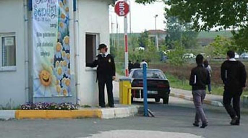 &Uuml;niversitede taciz skandalı