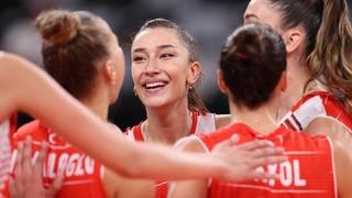 Voleybolcu Hande Baladın doğum gününü ünlü isimlerle kutladı! Beğeni yağdı