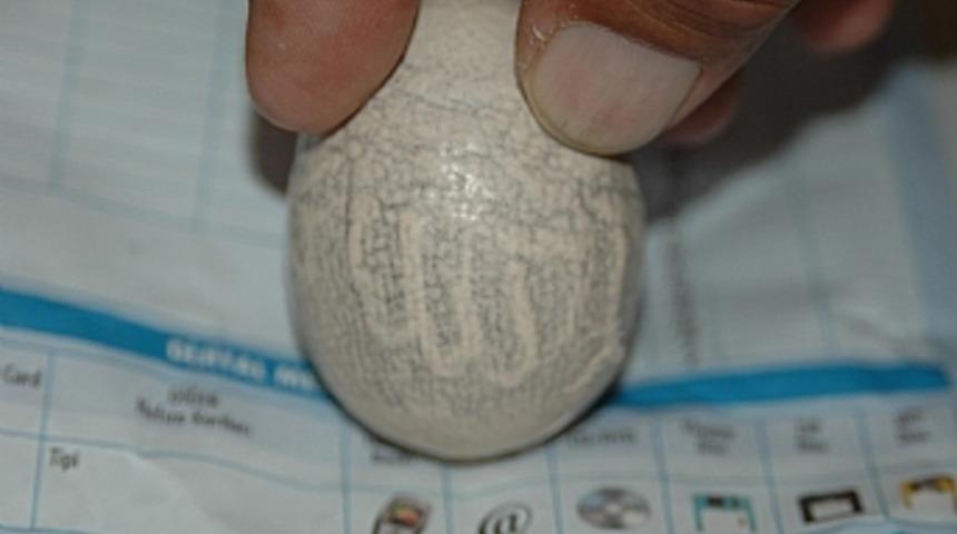 Yumurta &uuml;zerindeki 'Allah' yazısı hayret uyardırdı