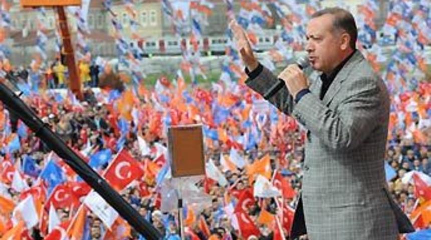 "Sen &ccedil;ık televolede şovmenlik yap"