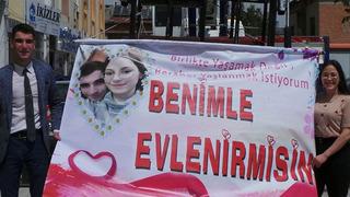 Böyle evlilik teklifi görülmedi! 5. kata çıktı ve....