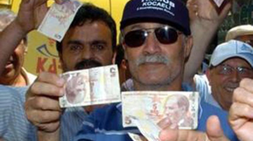 Başbakan Erdoğan'a 10 TL havale