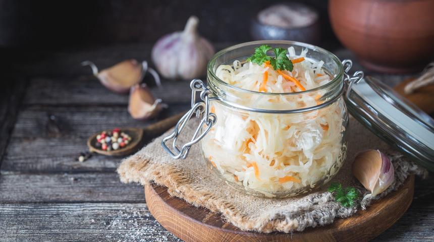 Lahana turşusunun faydaları: Lahana turşusu kabızlığa iyi gelir mi?	