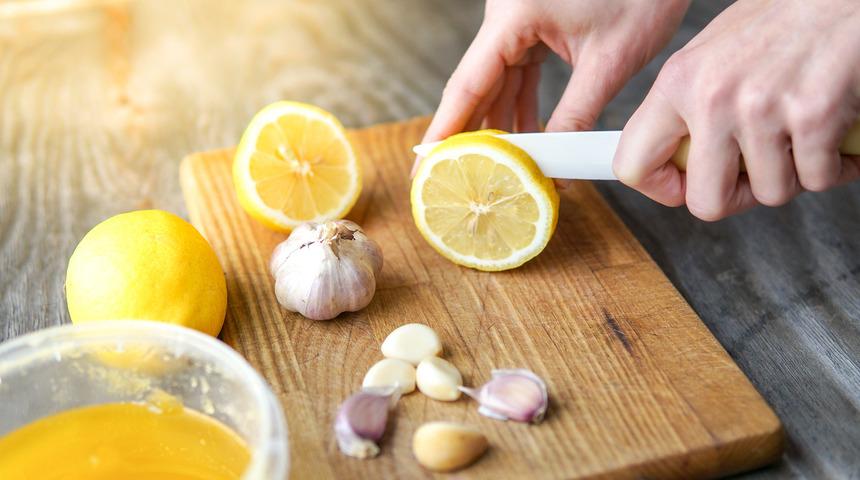 Limon sarımsak kürü faydaları: Limon sarımsak kürü hangi hastalıklara iyi gelir?