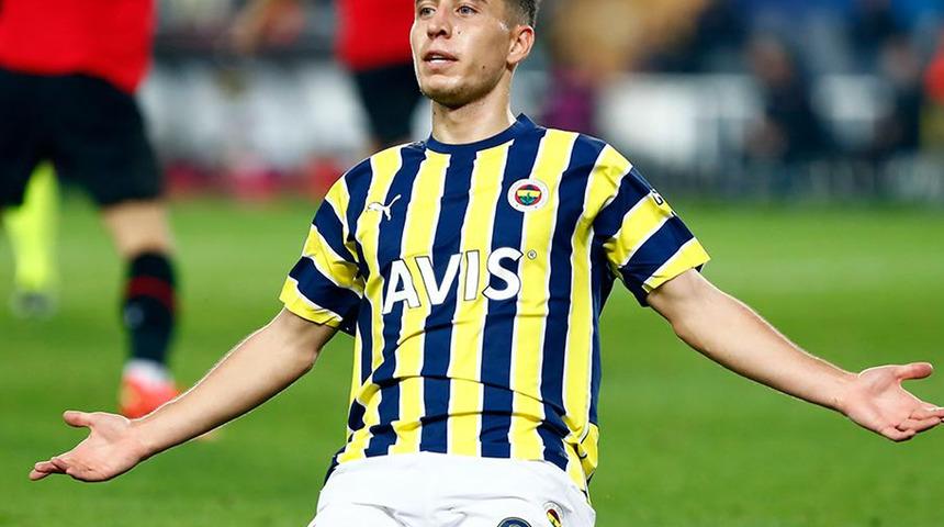 Fenerbahçe'nin milli yıldızı Emre Mor'a Süper Lig'den sürpriz talip çıktı!