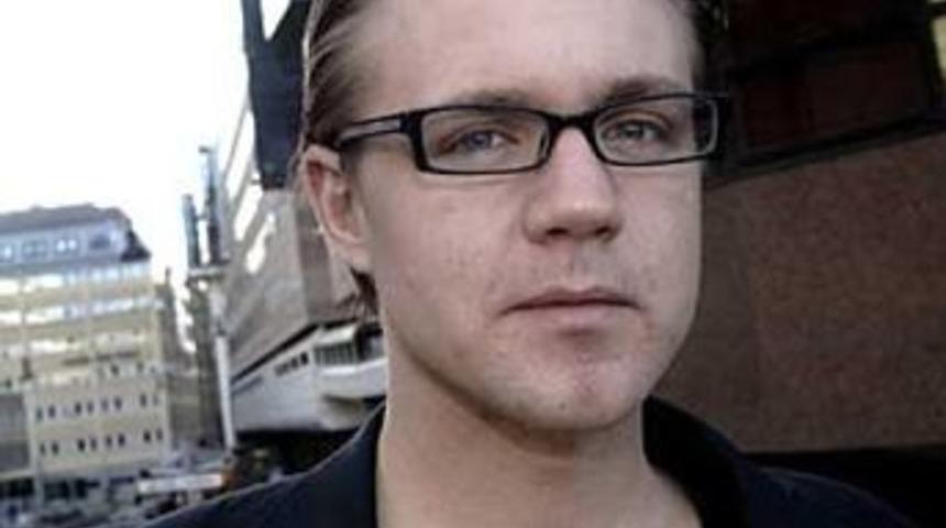 G&uuml;nd&uuml;z vekil gece travesti!