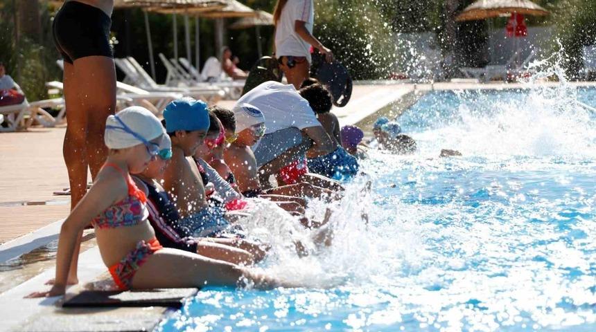 Aydın’da 8 ayda 13 bin kişi yüzme öğrendi