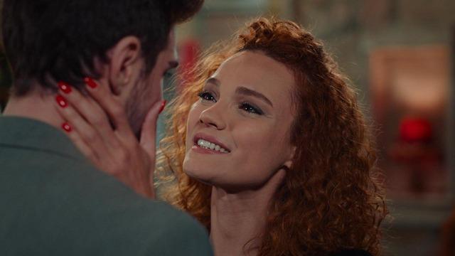 Üç Kız Kardeş'in yıldızı Nazlı Senem Ünal bakın kimmiş! Meğer Çok Güzel Hareketler'de.... 