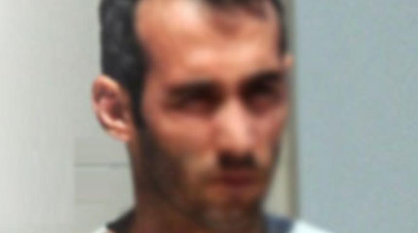 Teşhirciyi g&uuml;venlik kameraları yakalattı