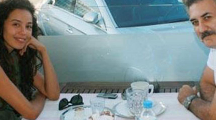 Azra Akın yine terk edildi