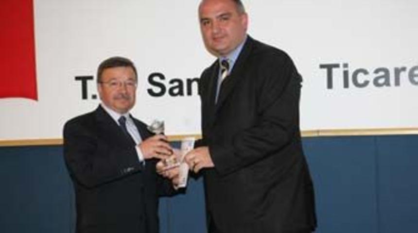 T&uuml;ketici memnuniyeti &ouml;d&uuml;l&uuml; ikinci kez Etstur'un