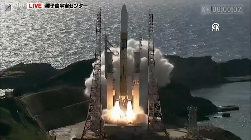 Ay'a iniş aracı taşıyor... Japonya, H2A roketini uzaya g&ouml;nderdi
