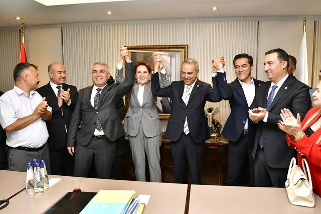 Rozetini Meral Akşener taktı! İYİ Parti’nin Kahramanmaraş Büyükşehir Belediye Başkanlığı için adayı belli oldu