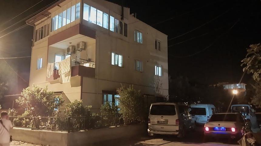 Mersin'de kan donduran vahşet! 7 yaşındaki oğlunu boğazını keserek öldürdü, kendini bıçakla ağır yaraladı