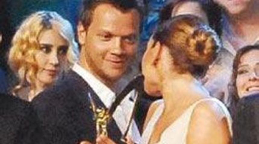 Ağlatan yaş g&uuml;n&uuml; hediyesi