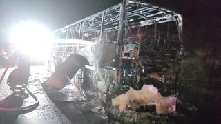 Seyir halindeki yolcu otobüsü alev alev yandı! Yolcular son anda kurtuldu