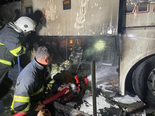 Seyir halindeki yolcu otobüsü alev alev yandı! Yolcular son anda kurtuldu