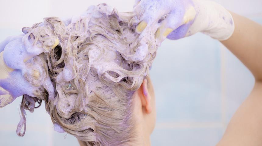 Mor şampuan nasıl kullanılır? Mor şampuan ilk yıkamada etki eder mi?