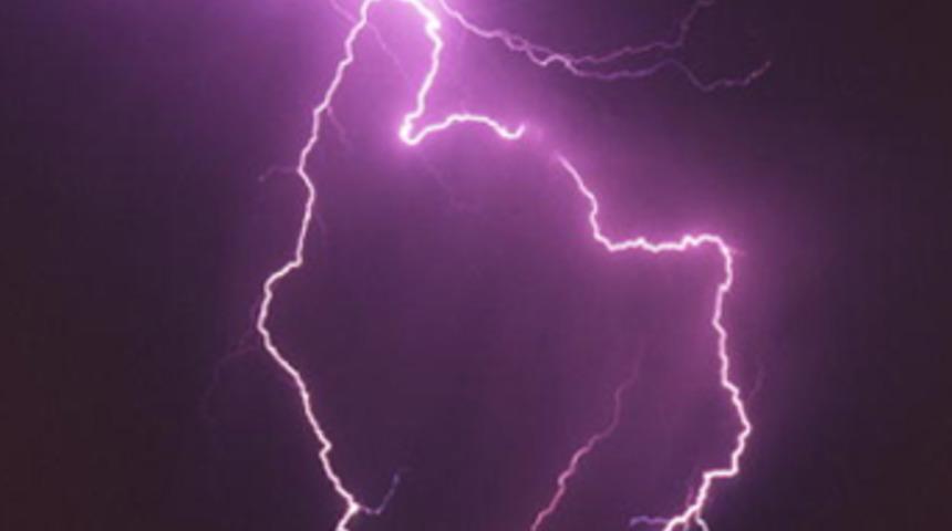 Karakola yıldırım d&uuml;şt&uuml;: 1 şehit