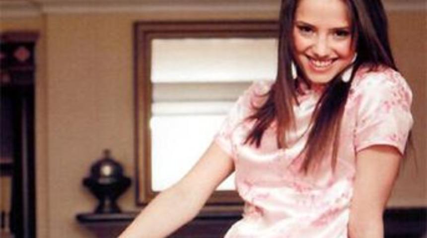 Diziyi kabul etmiş ama yapımcıdan fır&ccedil;a yemiş!