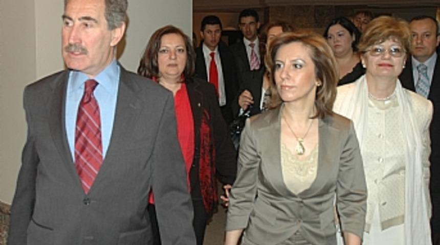 G&uuml;nay: "Bakanlığım alınsa da AKP'de kalacağım"