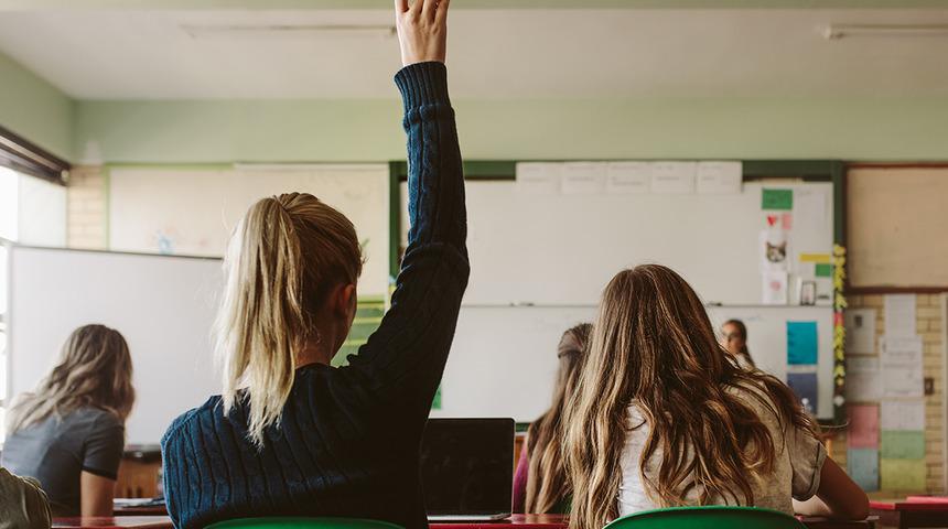 Son dakika | Liselerde yeni dönem: Başarısız olan geçemeyecek! Sınıf tekrarı geri döndü, cep telefonu kullanımına da önlem alındı