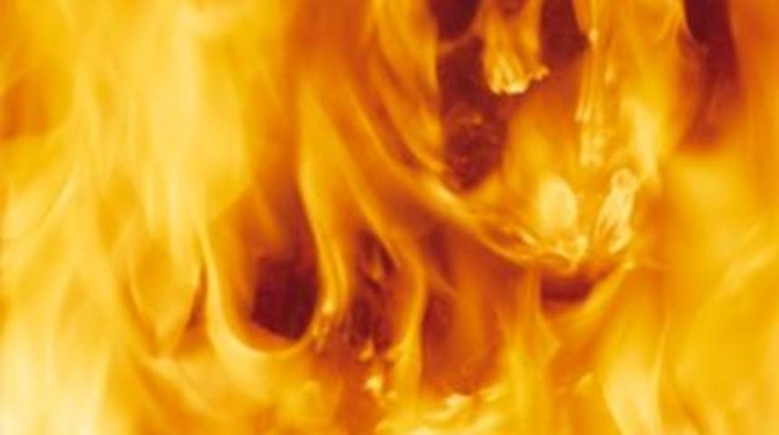 Alkol d&ouml;k&uuml;p penisini yaktı!