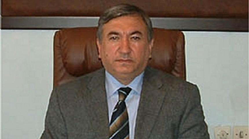 Başkana makamında bı&ccedil;aklı saldırı