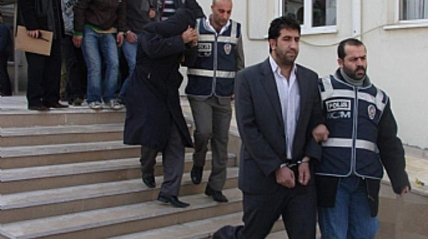 TL &ccedil;ıktı, YTL'nin sahtesi ucuzladı