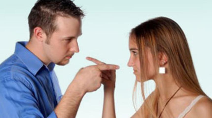 Kıskan&ccedil; eşten inanılmaz eve bağlama y&ouml;ntemi