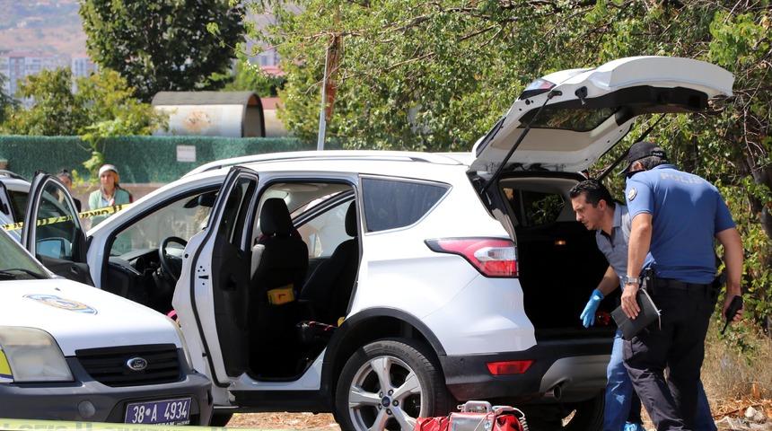 Polis olan eşi 12 yıl önce şehit olmuştu... Aracında başından vurulmuş halde bulundu