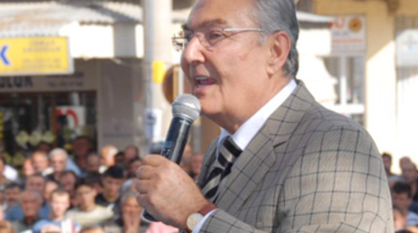 Baykal'dan Kevin Costner'a azar