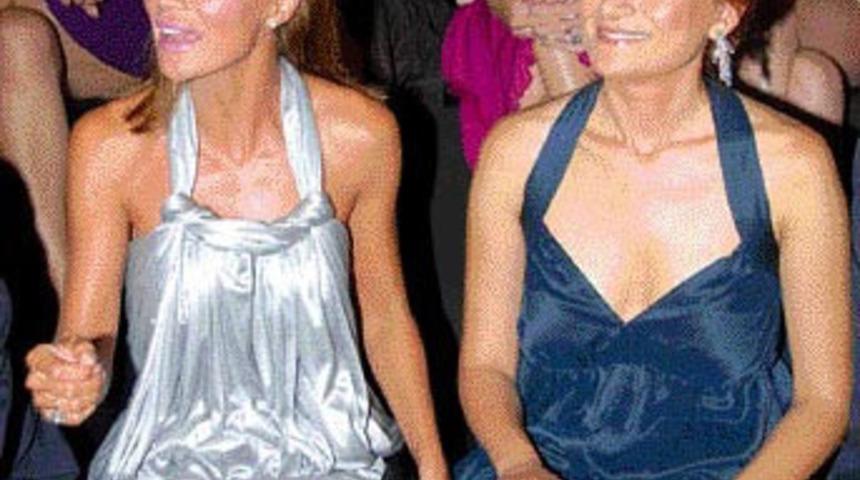 Ebru Şallı'dan y&uuml;rek hoplatan frikik!