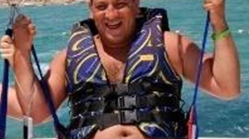 G&ouml;steri merakı canından etti