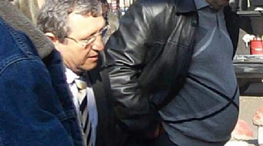 Zeytinli Belediyesi'ne şafak operasyonu