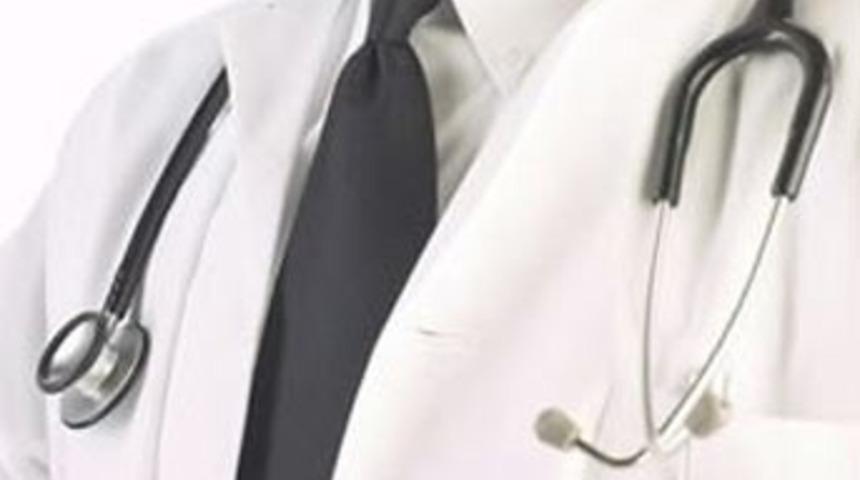 Böyle sapık doktor görülmedi