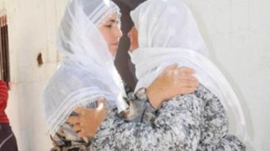 Şehit annesi ile PKK&rsquo;lı annesi buluştu