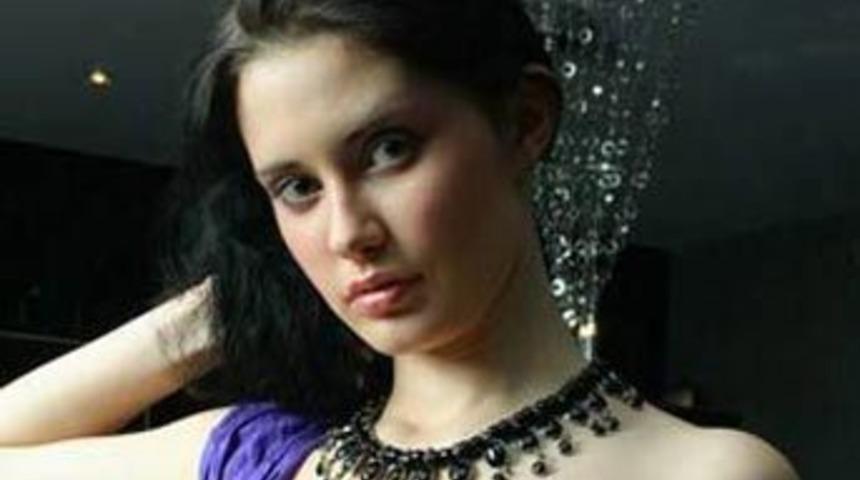 &Ccedil;ıplak g&ouml;r&uuml;nt&uuml;leri tacından edebilir!